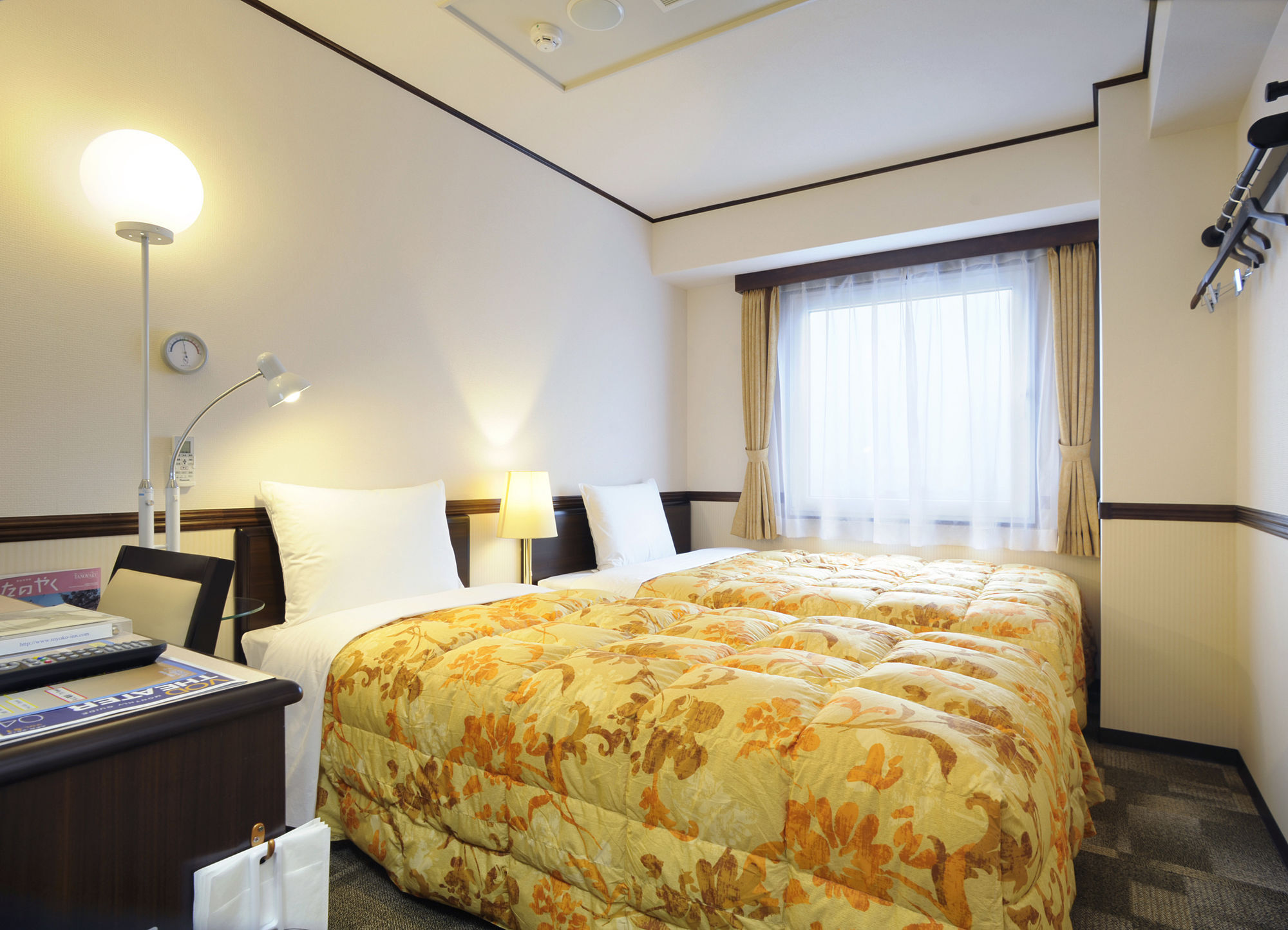 Toyoko Inn Tokyo Shinagawa-Eki Takanawa-Guchi Екстер'єр фото
