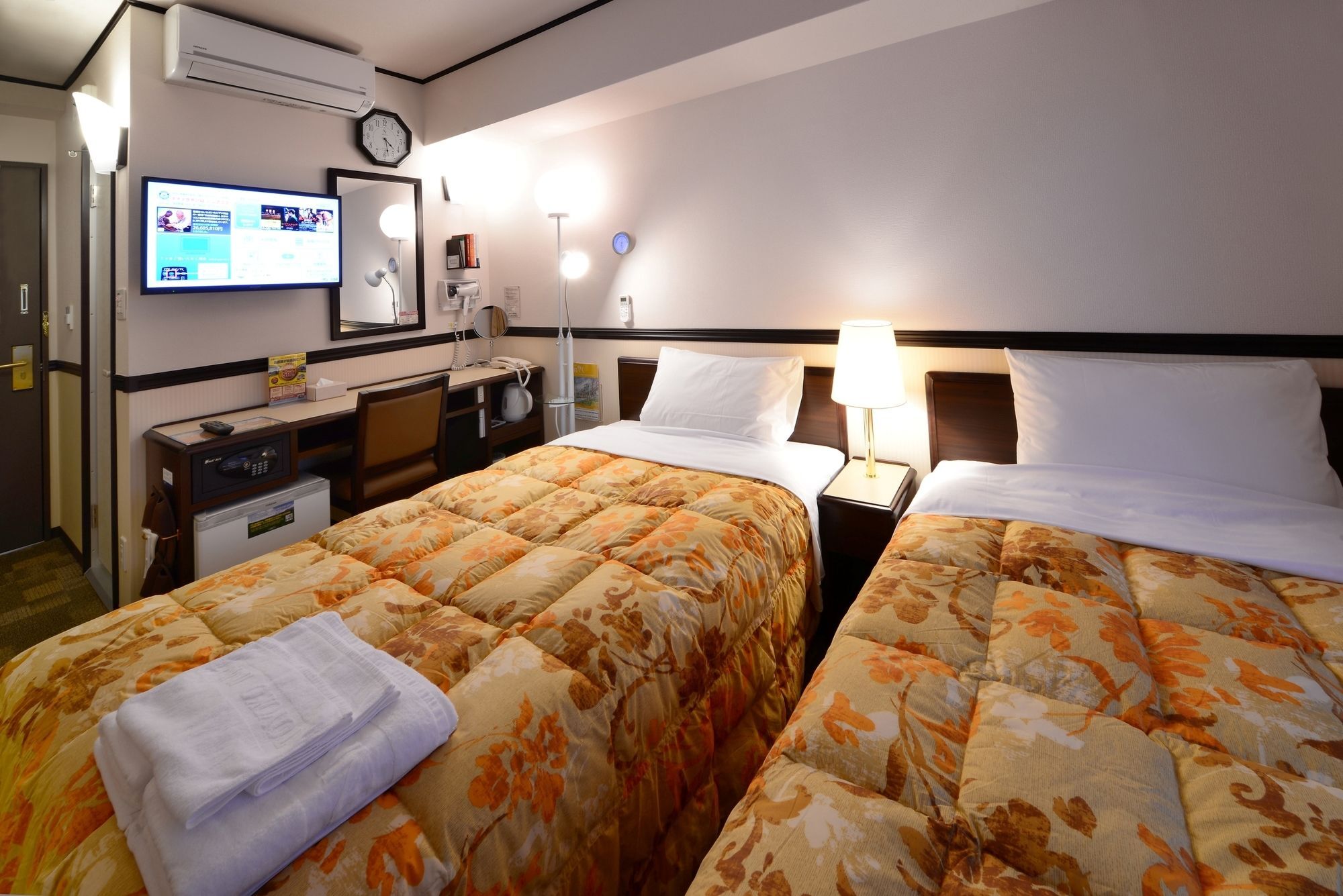 Toyoko Inn Tokyo Shinagawa-Eki Takanawa-Guchi Екстер'єр фото